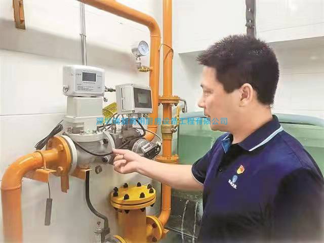 燃氣管道上的爐具接駁應“一對一”，不能“一分二”